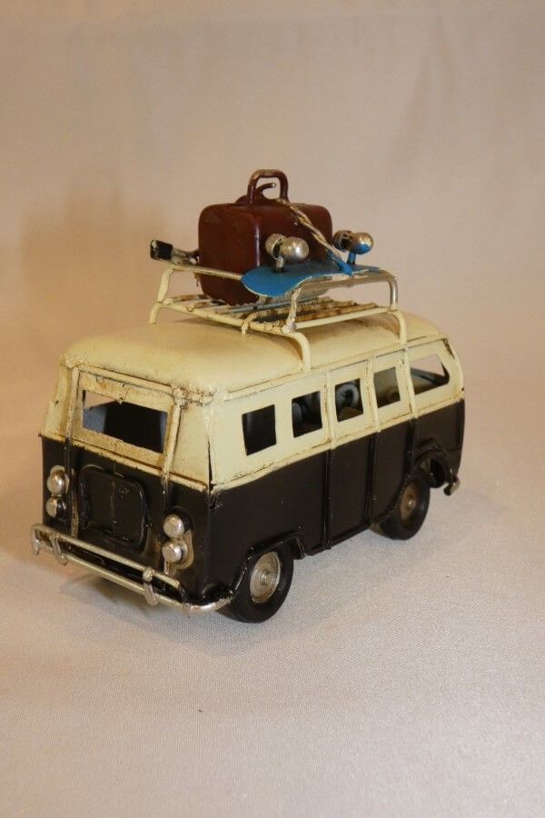 Combi Volkswagen noir et blanc vintage