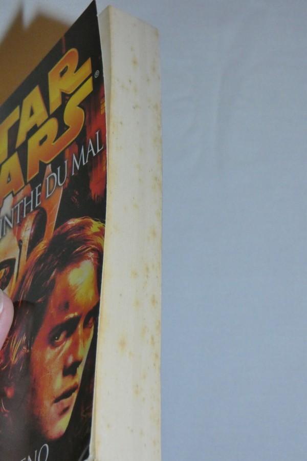 Star Wars - Le labyrinthe du mal - taches jaunes tranche
