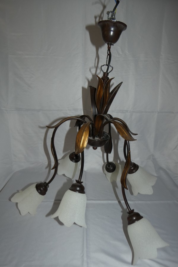 Lustre en métal Tulipes