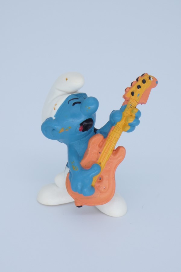 Image du Schtroumpf Guitariste vu de face